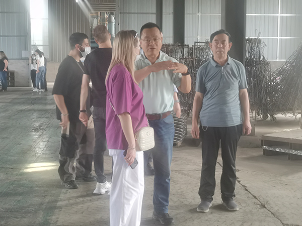 2024年5月21日 外商來(lái)訪(fǎng)我司工廠(chǎng)，跨越重洋，
